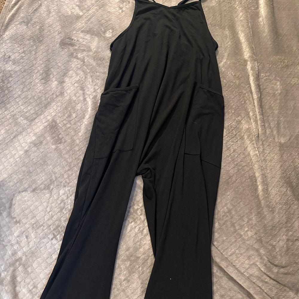 Amazon Black Pantsuit with Wide-Leg Design